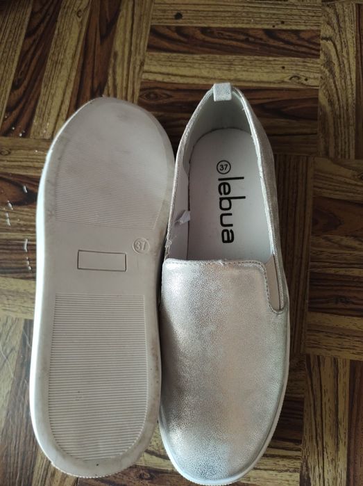 Expadrile mărimea 35 și 37 și tenesi mărimea 36