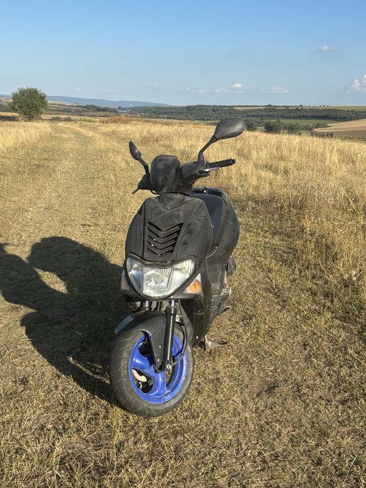 Скутер Kymco 50 кубика  в много добро състояние