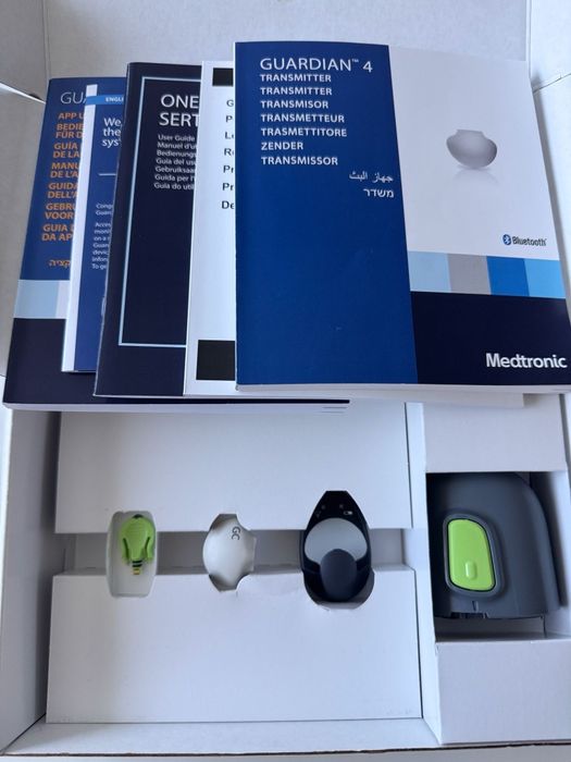 Vând Transmițător Medtronic Guardian 4 - Set complet