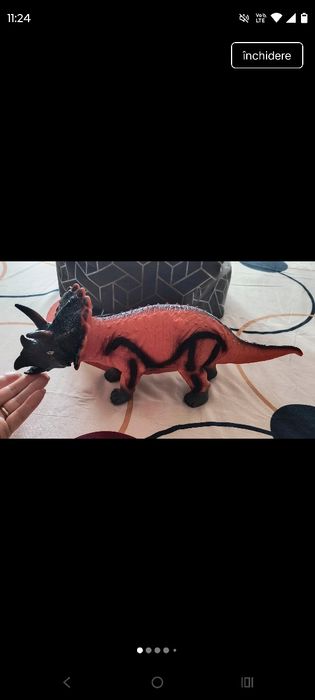 Dinozaur din plastic cauciucat cu sunete