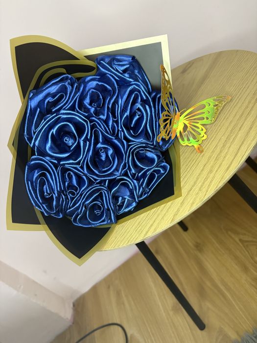 Букет с рози от сатен