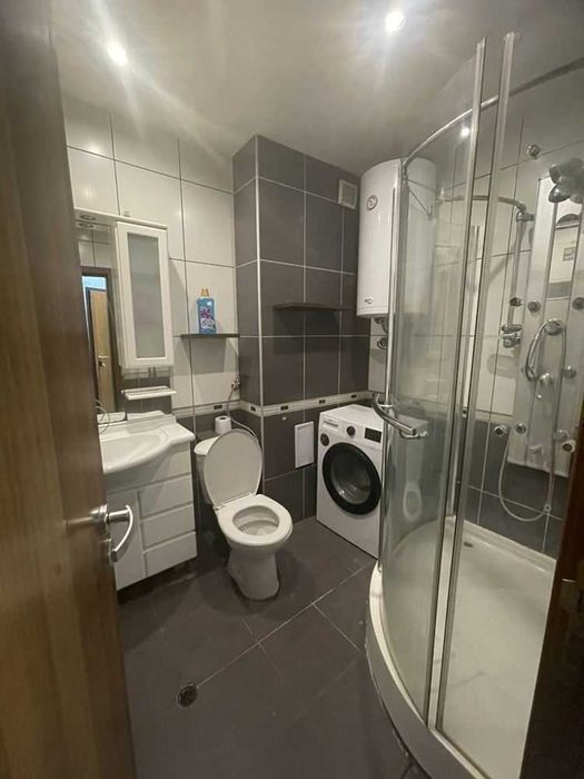 Отдавам под наем тристаен апартамент до Камела