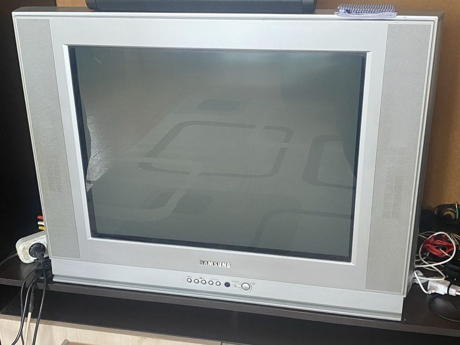 Телевизор не плоский