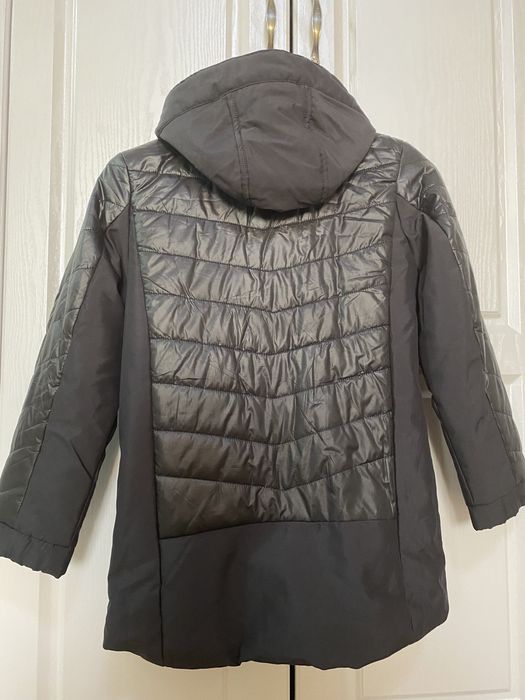 Продам куртку детскую