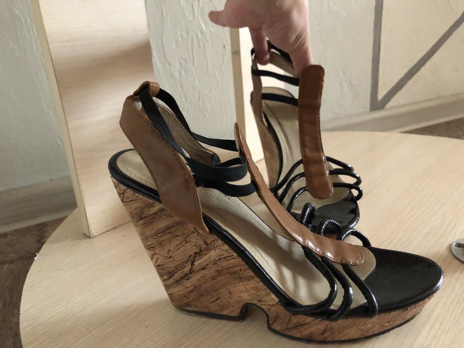 Продам три пары обуви