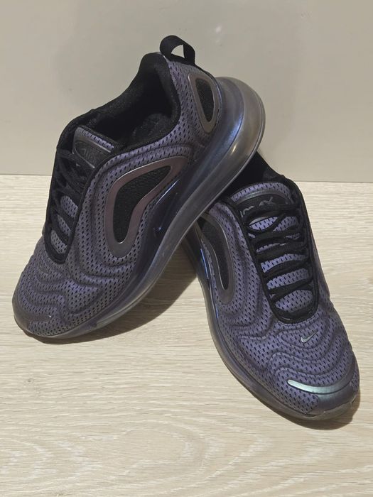Adidas Nike Air Max 720          42.5