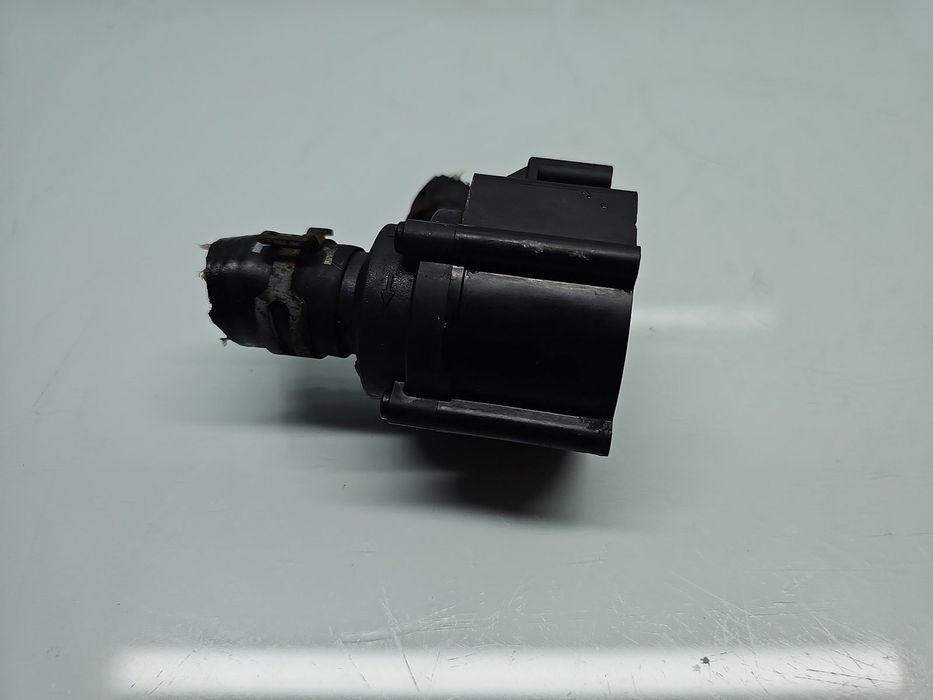 Pompa recirculare apa AUDI A4 (8W2, B9) [Fabr 2015-prezent] 5Q0965561B