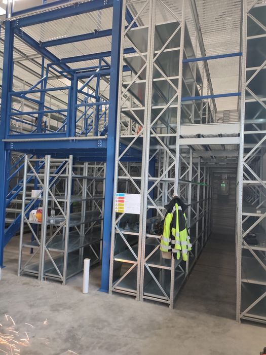 Mezamin Rafturi metalice