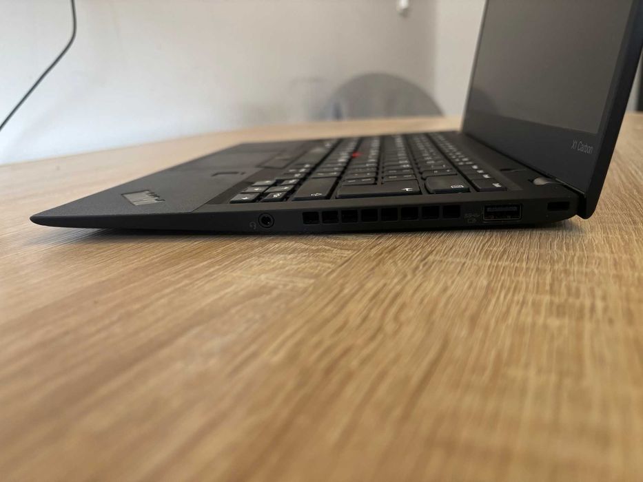 Lenovo ThinkPad X1 Carbon Gen 5 i7 / 16GB RAM / 512GB SSD / 14” / slim