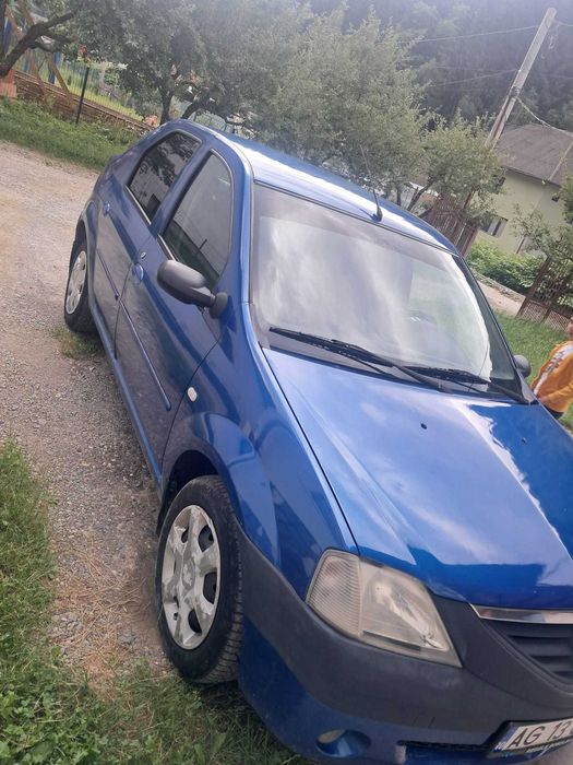 Vând Dacia Logan