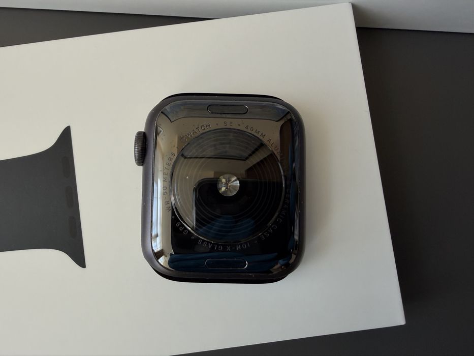 APPLE  iWatch SE 40mm Space Gray Aluminium Case Midnight Sport Band
