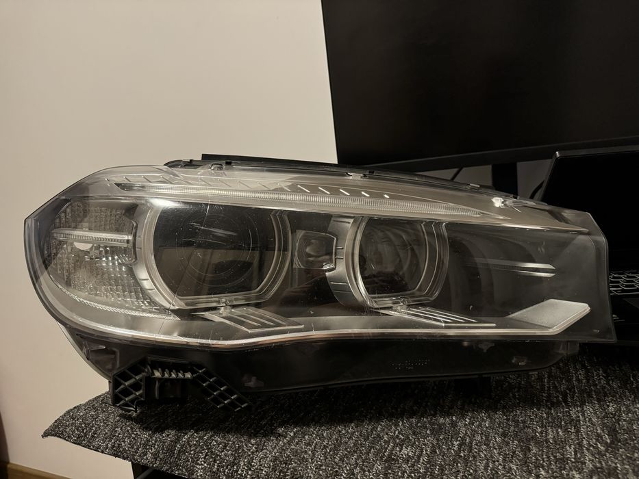 Far dreapta BMW X5 F15 X6 F16 Xenon + LED Original Europa 7290054