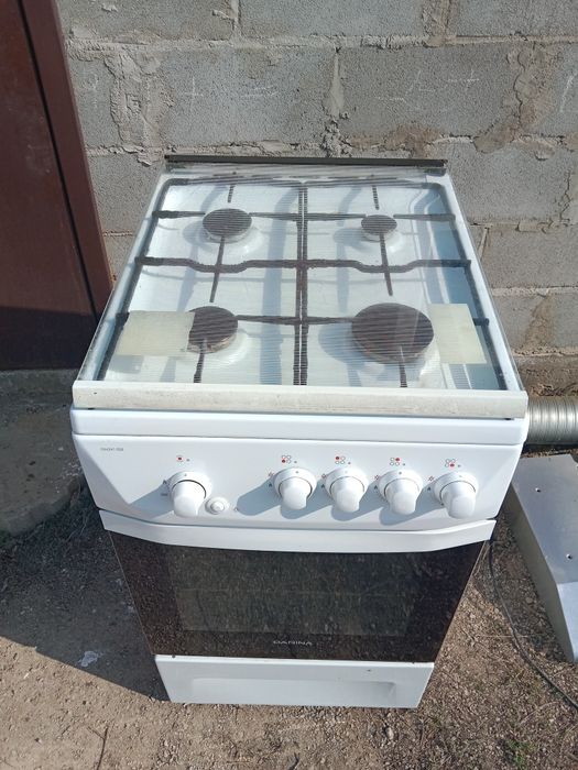 Продам газовую плиту