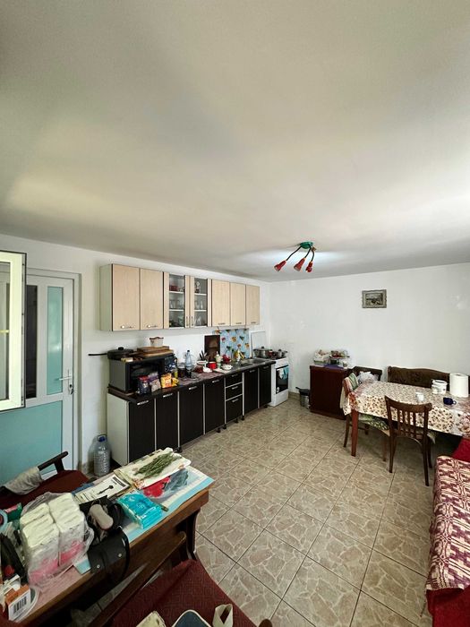 Casă de vânzare în Izimșa, comuna Obârșia de Câmp, jud. Mehedinți – teren 2.000 mp.