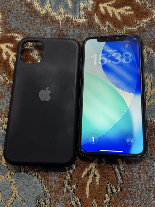 Продам IPhone 11 64GB