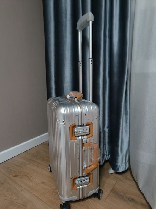 Чемодан Римова (Rimova)