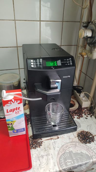 Vând espressor ( aparat cafea ) Philips