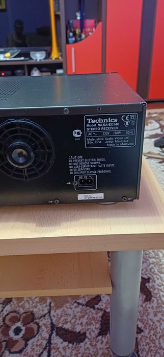 Vând amplificator technics