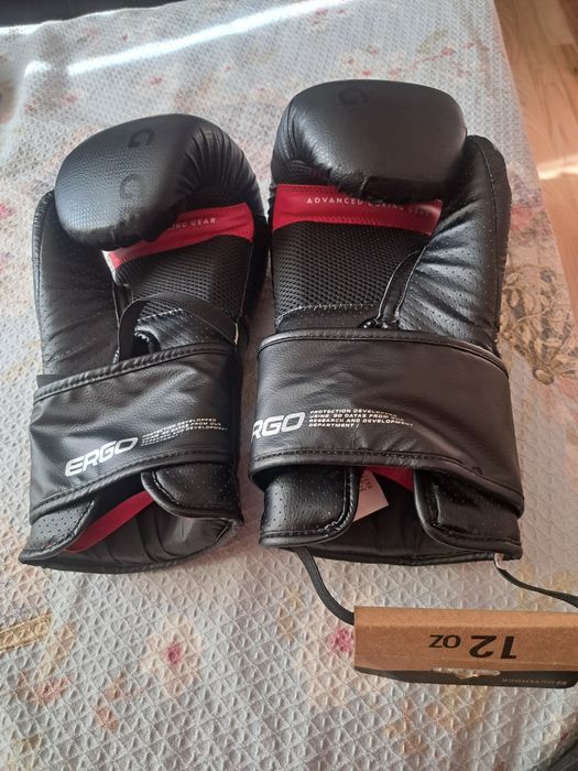 Боксьори ръкавици нови.