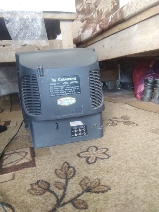 Продам телевизор маленький