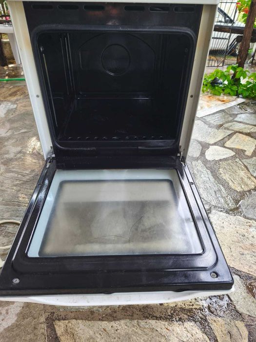 Газова печка и фурна.