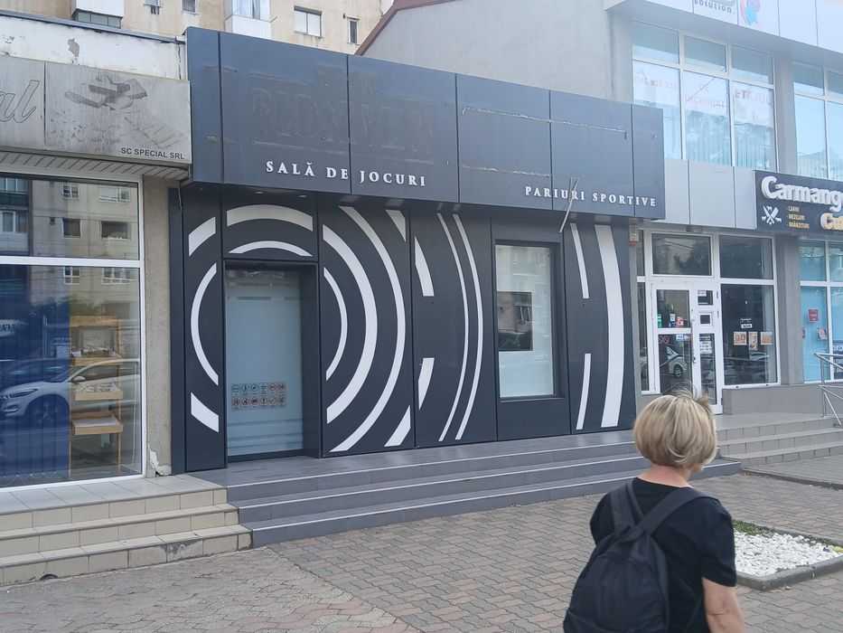 Inchiriere spatiu comercial 110mp