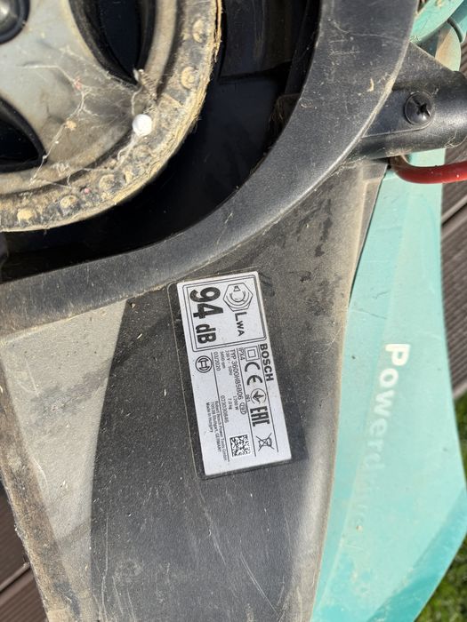 Masina de tuns gazon/iarba electrica Bosch ARM 32, putere 1200W