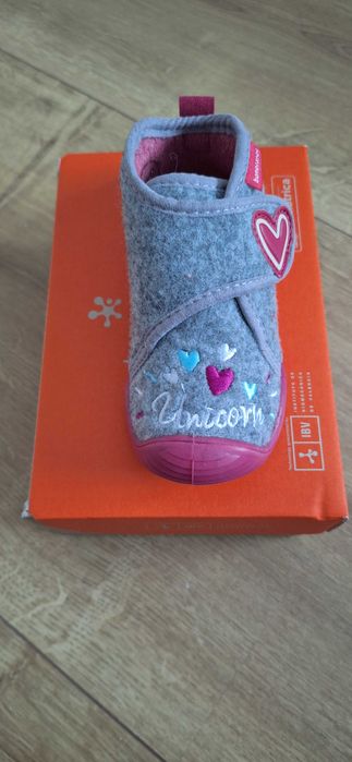 Papuci / pantofi Biomecanics - marimea 22 - noi - Unicorn