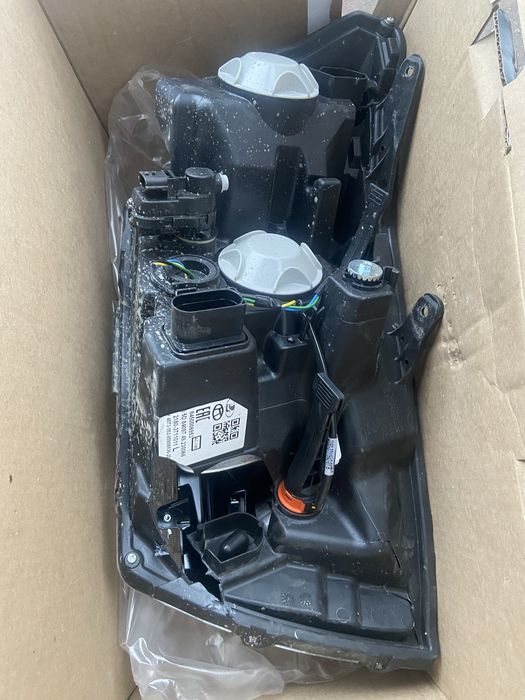 Фара левая на Vesta