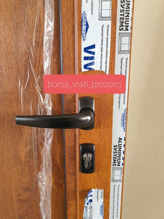 Врата за Баня. Нови Алуминиеви Врати за Бани и Санитарни Помещения