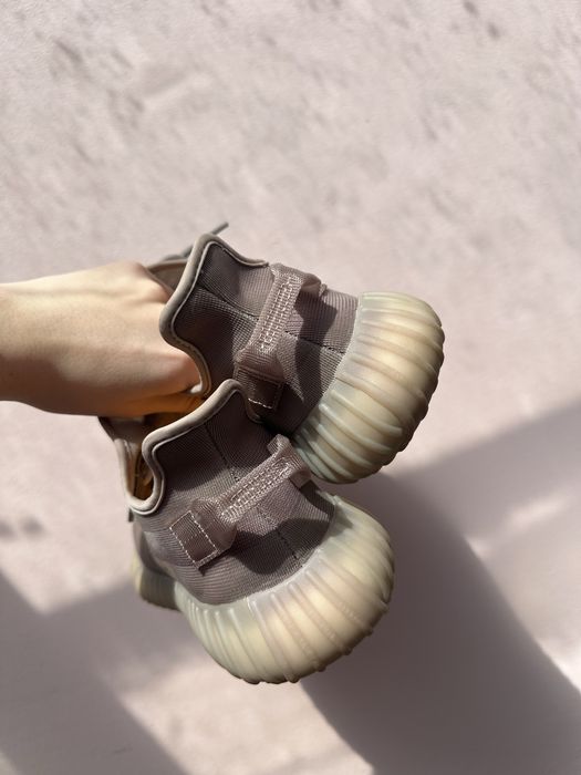 Yeezy Boost 350  V2