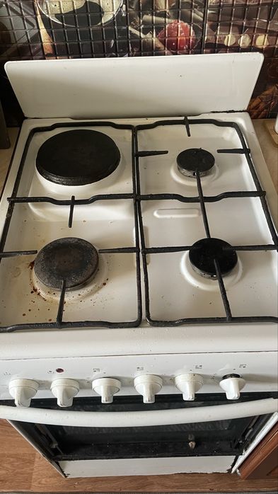 Продам газ плиту