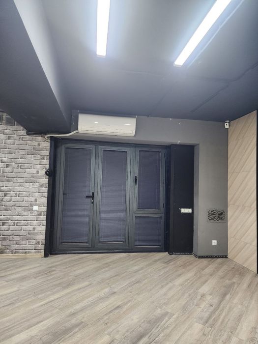 Яккасарайский район.  Цоколь.  Под офис