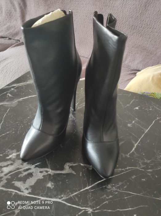 Продам обувь новая