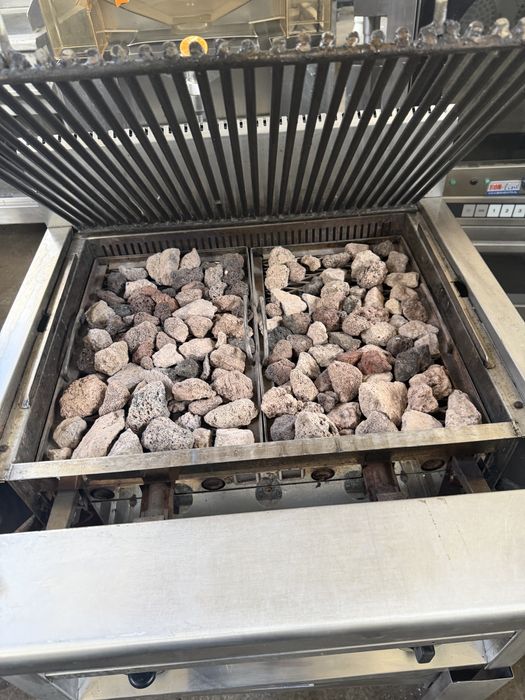 Професионална газова скара с вулканични камъни- Португалия
