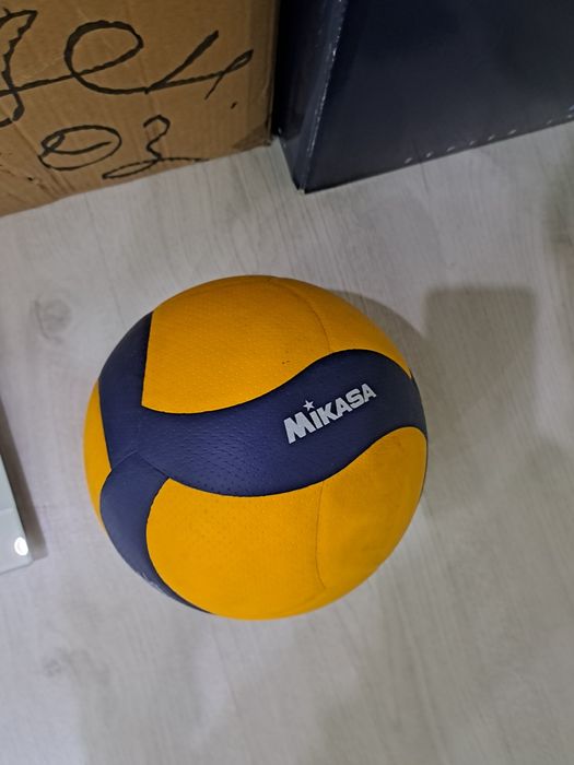 Волейболный мяч микаса