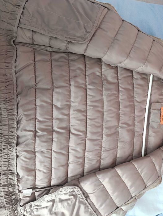 Дамско бежово - златисто яке