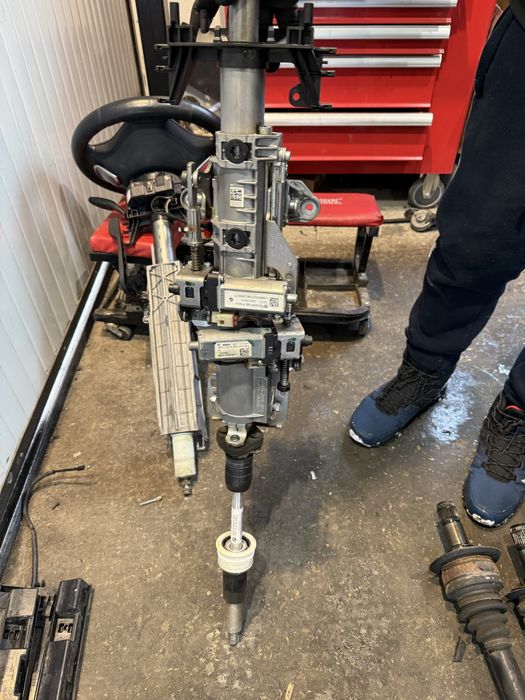 Електрически кормилен прът бмв х5 ф15 х6 ф16 bmw x5 f15 x6 f16