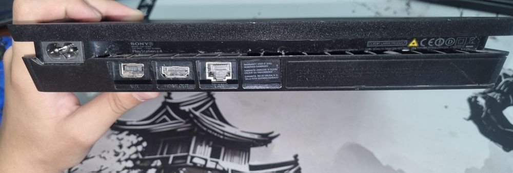 Ps 4 slim и 2 джойстика +Mortal kombat 11 Ultimate