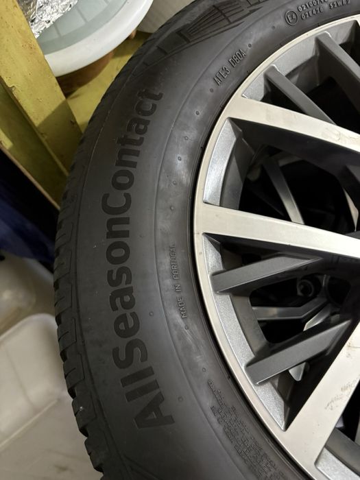 4 бр. всесезонни гуми Continental AllSeasonContact 215/65/17