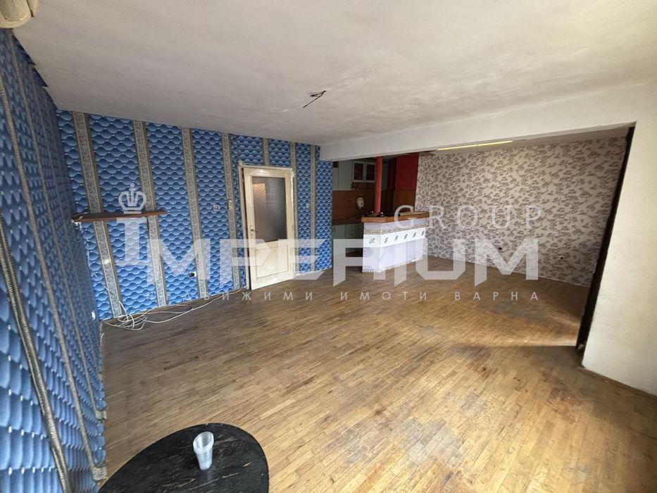 Продава се Двустаен апартамент в Варна, Колхозен пазар - 64 кв.м за 1969 €/кв.м - Снимка #1