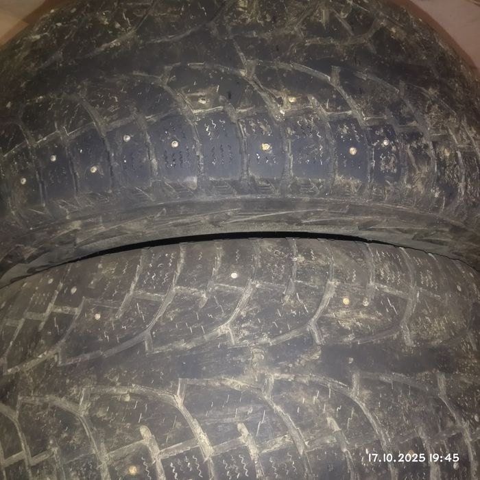 Продам шины  4 балона зима