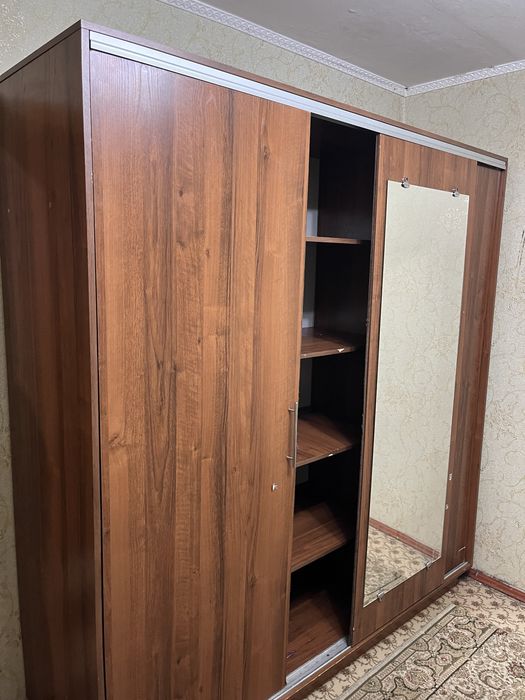 Продам спальний шкаф и кровать