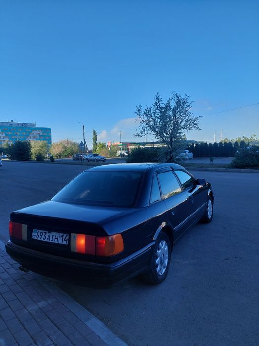 Продам  Audi 100
