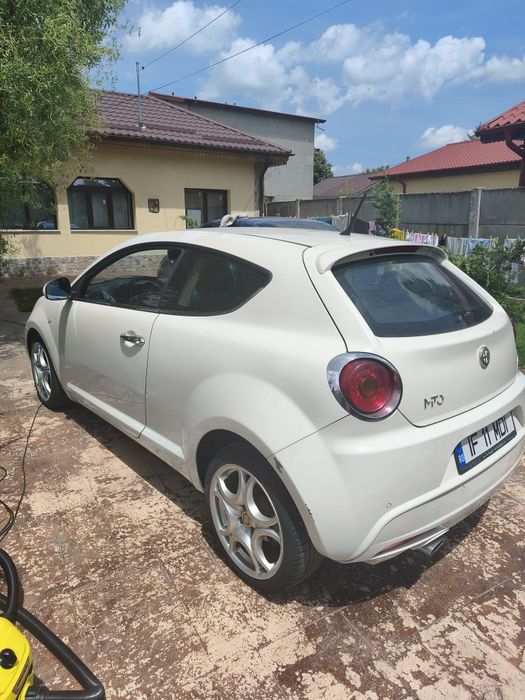Mașina Alfa Romeo mito automata