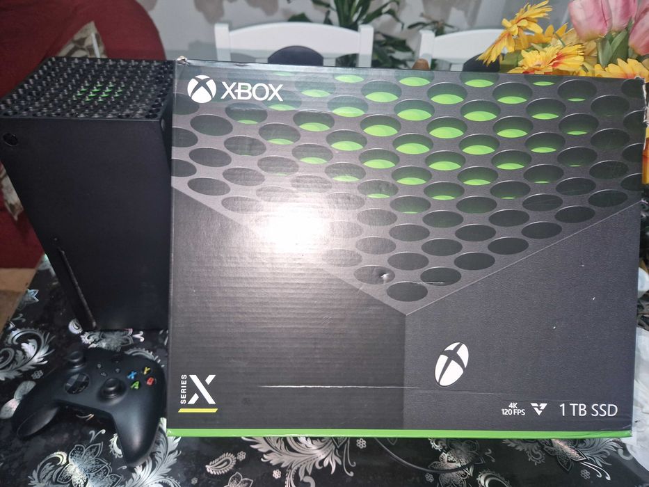 Schimb Xbox Series X +Controller 1 TB cu PS 5 Slim 1 TB