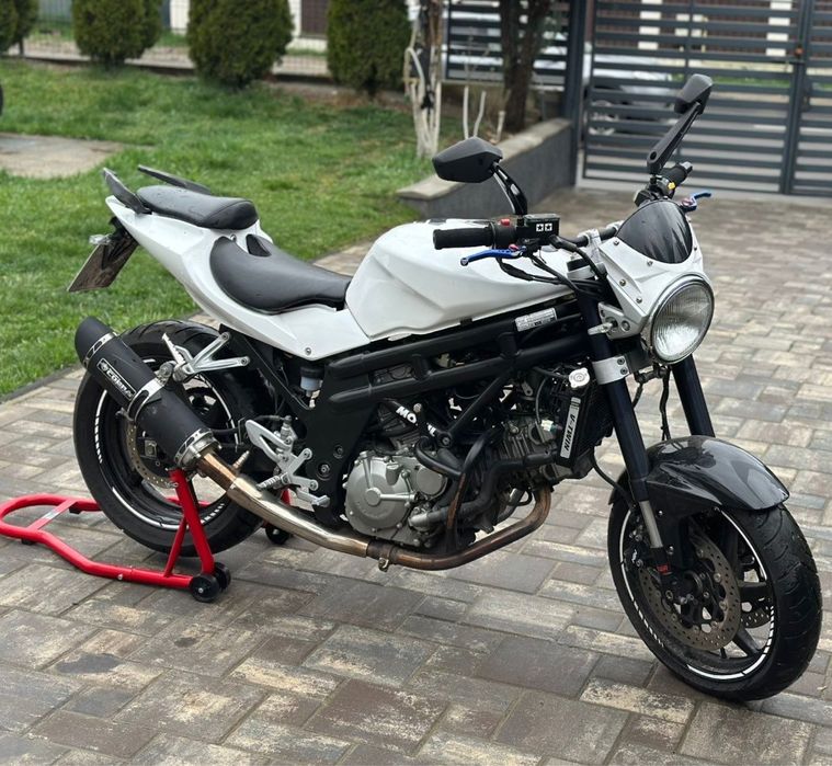 Hyosung GT 650 Naked limitat cat. A2    ( suzuki sv / honda hornet )