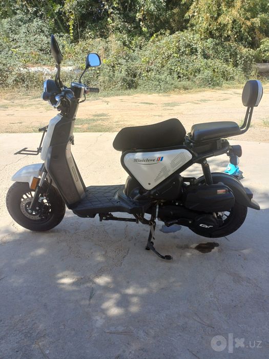 Skuter MiniClove 150cc benzinli , holati yaxshi