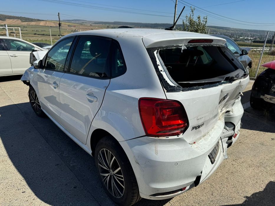 Dezmembrez / Dezmembrari / Piese / Accesorii Vw polo 6r facelift alb 2016 1.0 benzina volan stanga
