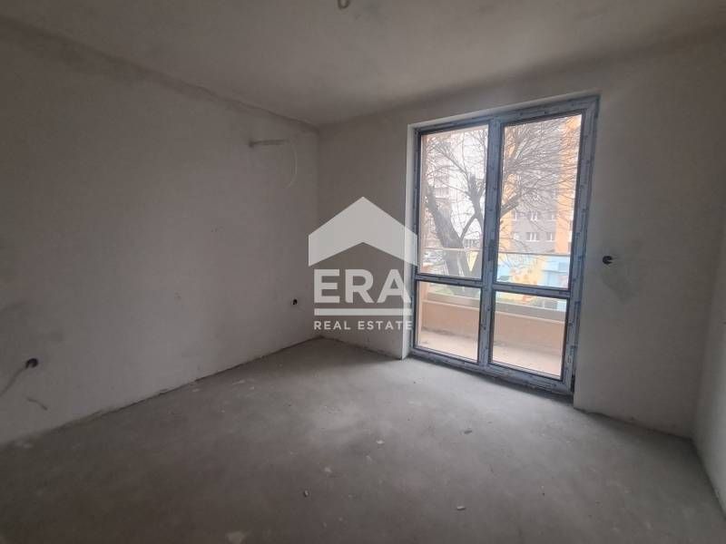 Продава се Тристаен апартамент в Варна, Лятно кино Тракия - 78 кв.м за 1341 €/кв.м - Снимка #6
